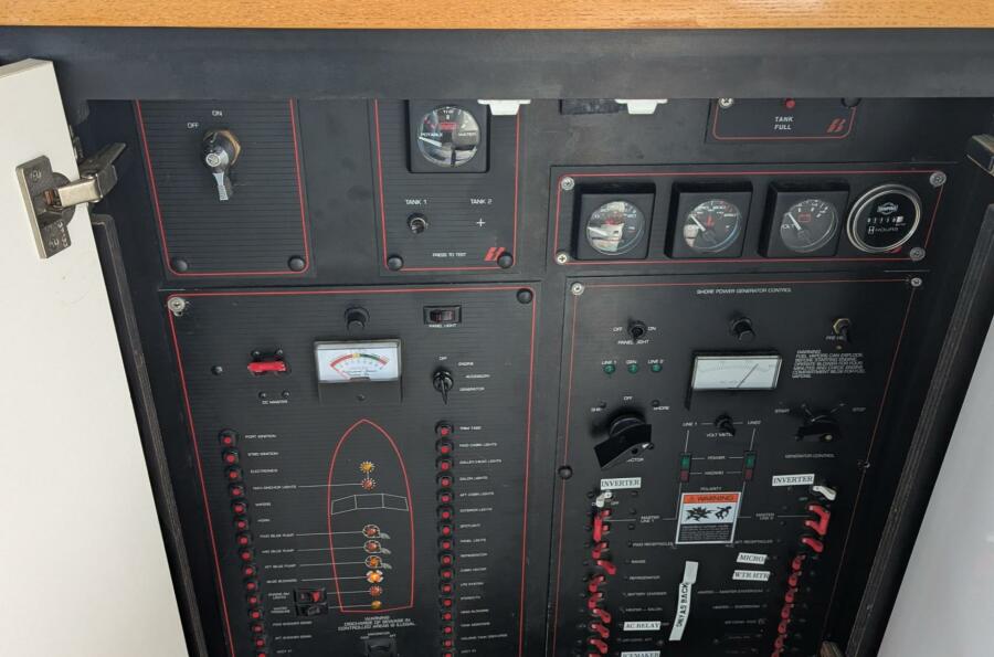 43' 1991 Bayliner 4388 Motoryacht