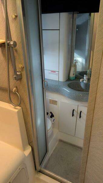 43ft Bayliner Yacht For Sale