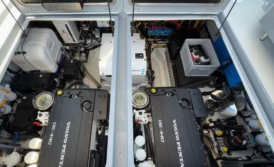 37' 2025 Targa 37 Flybridge