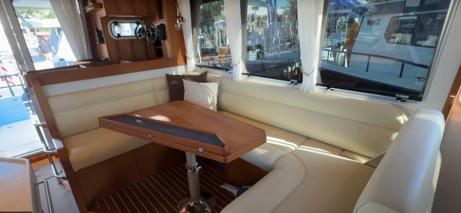 37' 2025 Targa 37 Flybridge