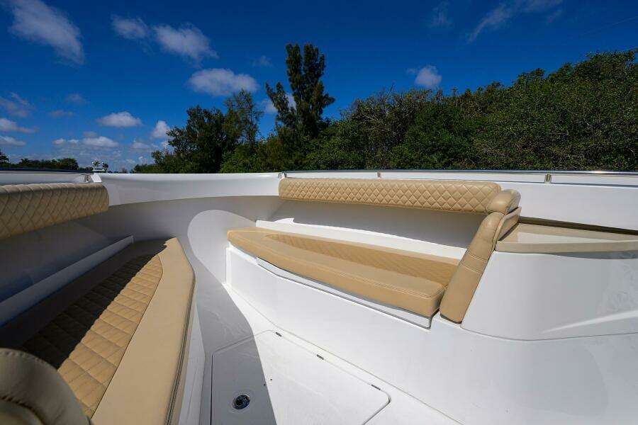 SPRINKLES 41ft HCB Yacht For Sale