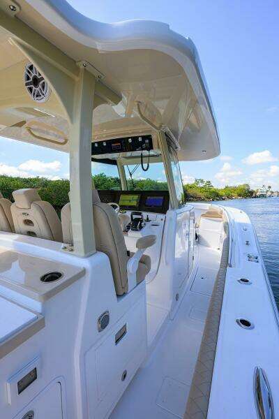 SPRINKLES 41ft HCB Yacht For Sale