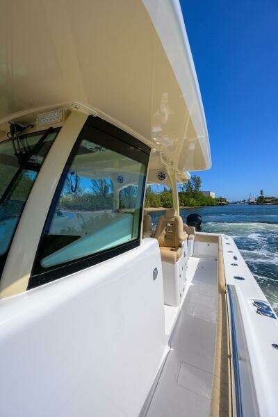 SPRINKLES 41ft HCB Yacht For Sale
