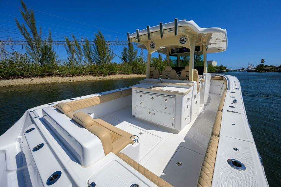 SPRINKLES 41ft HCB Yacht For Sale