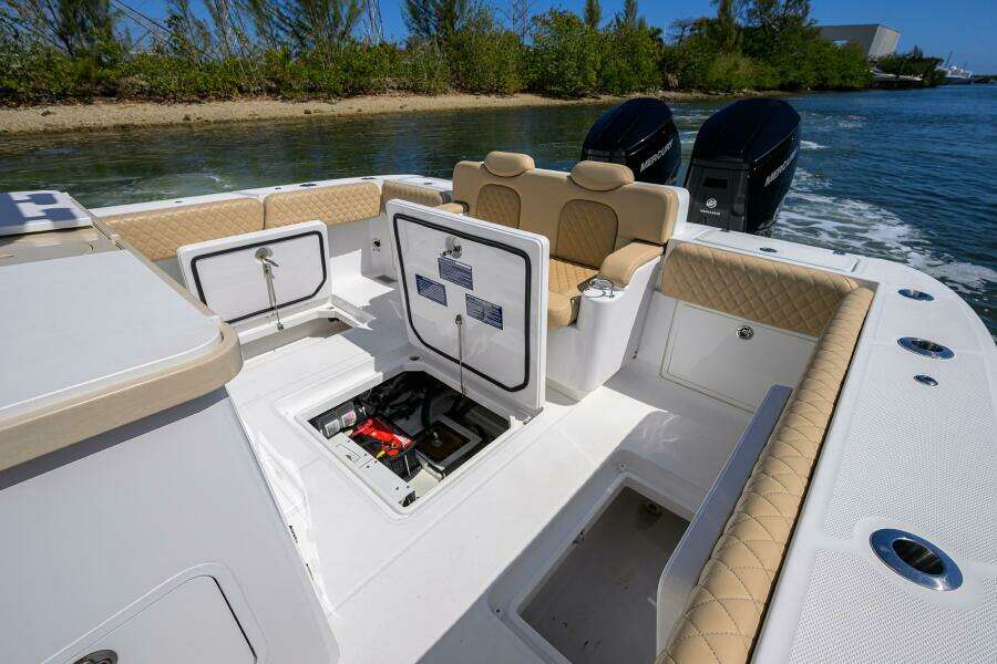 SPRINKLES 41ft HCB Yacht For Sale