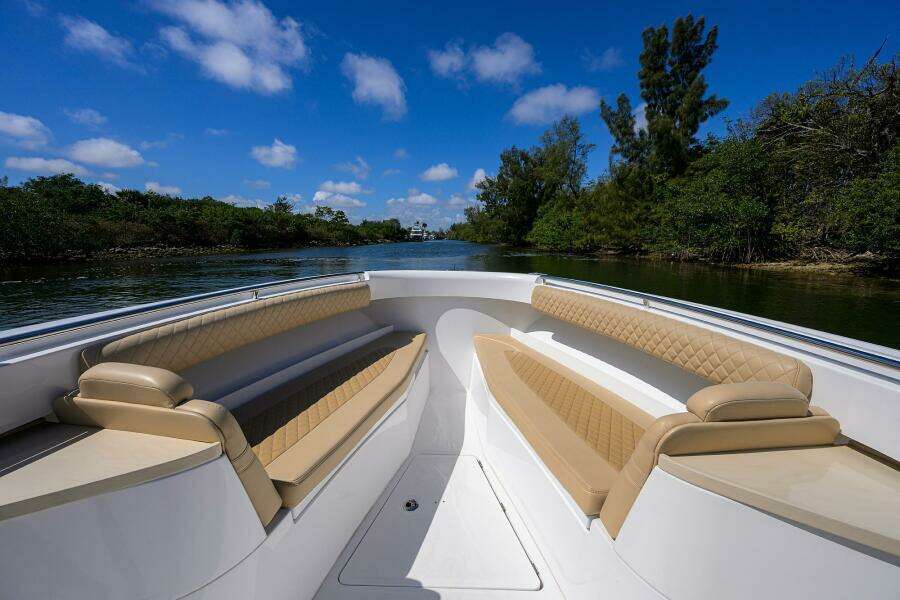 SPRINKLES 41ft HCB Yacht For Sale