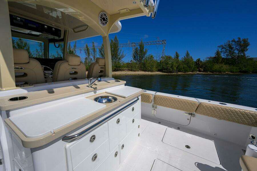 SPRINKLES 41ft HCB Yacht For Sale