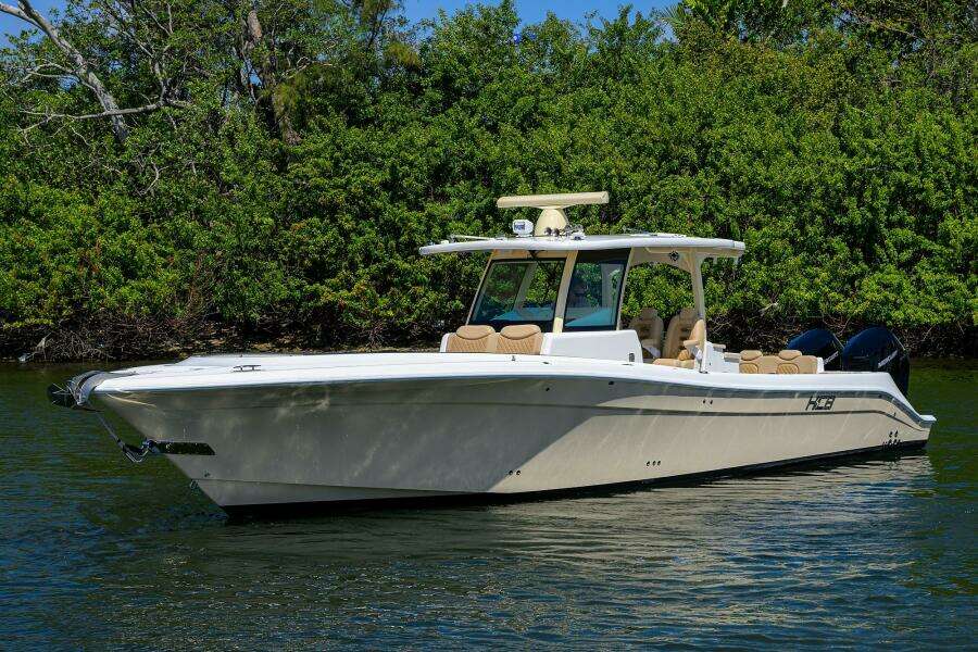 SPRINKLES 41ft HCB Yacht For Sale