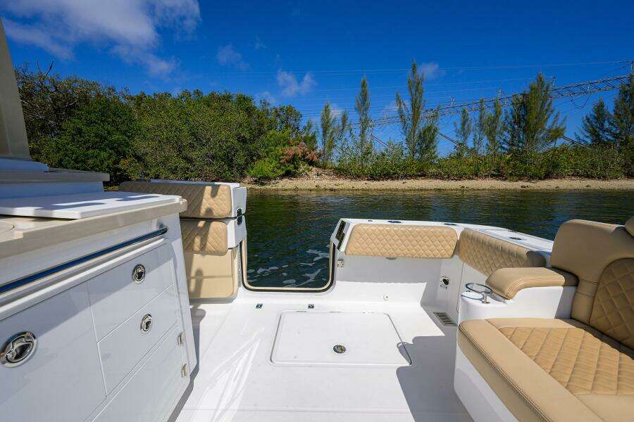 SPRINKLES 41ft HCB Yacht For Sale