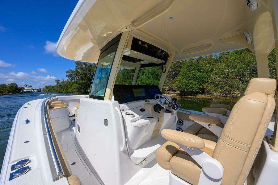 SPRINKLES 41ft HCB Yacht For Sale