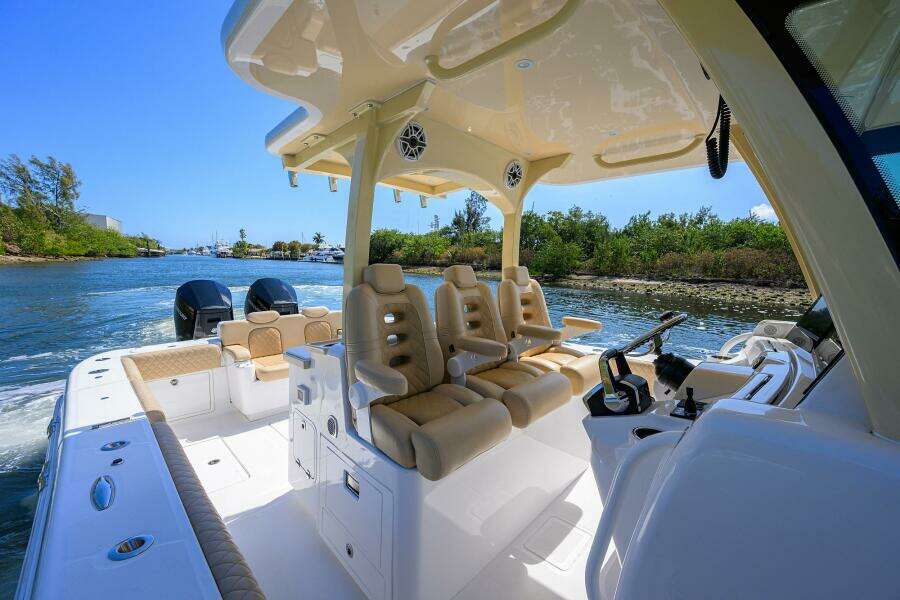 SPRINKLES 41ft HCB Yacht For Sale