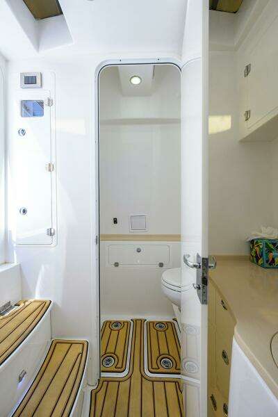 SPRINKLES 41ft HCB Yacht For Sale