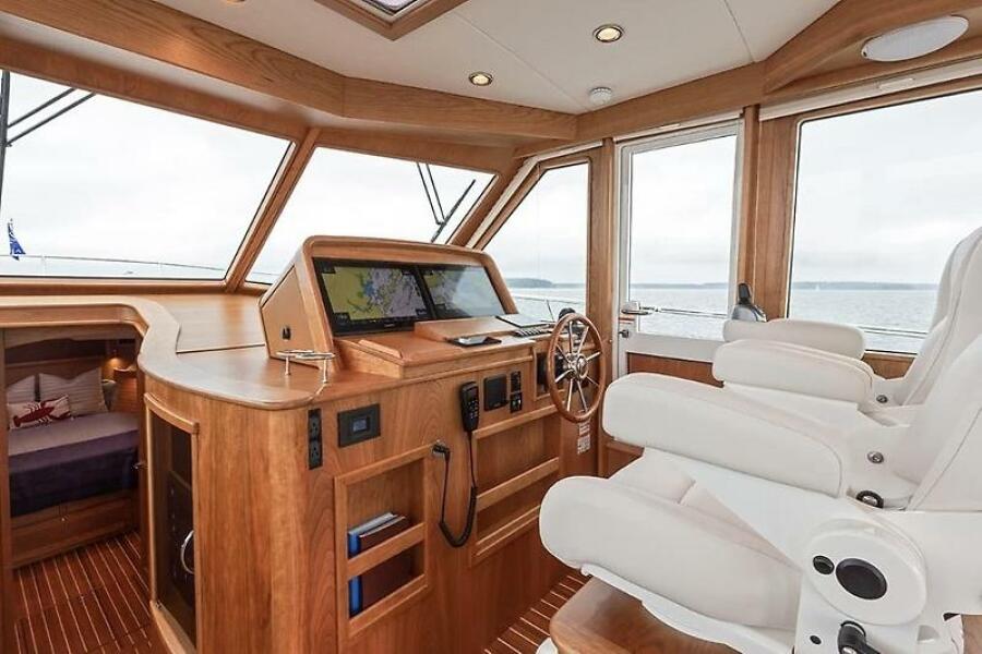 2027 Sabre 45 Salon Express — 0005448502