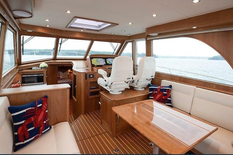 2027 Sabre 45 Salon Express — 0005448501