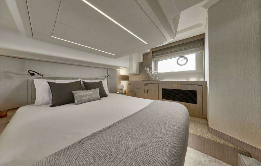 2027 F4.3 Master Stateroom