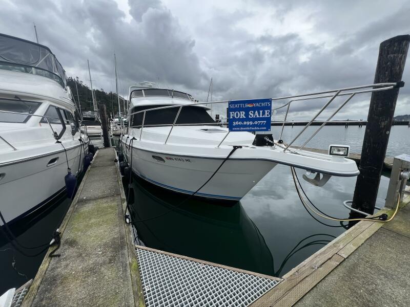 37' 1994 Carver 370 Voyager