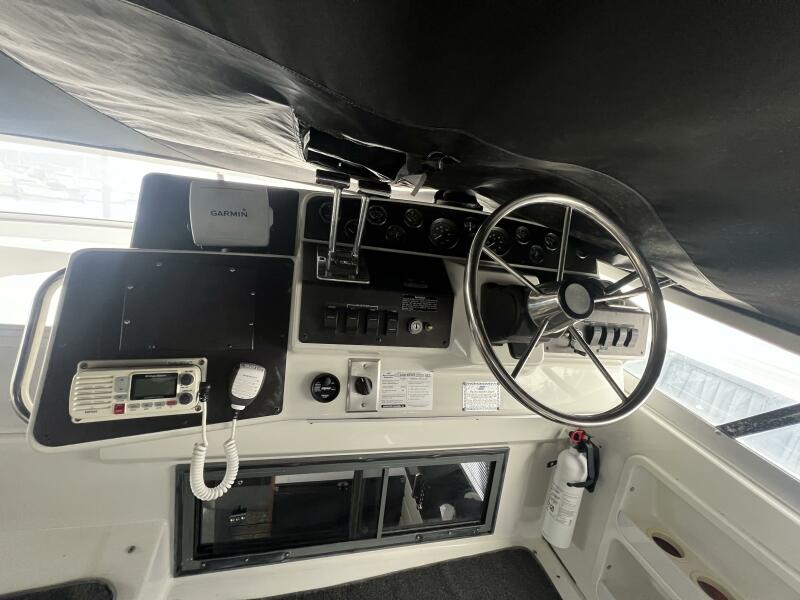 37' 1994 Carver 370 Voyager