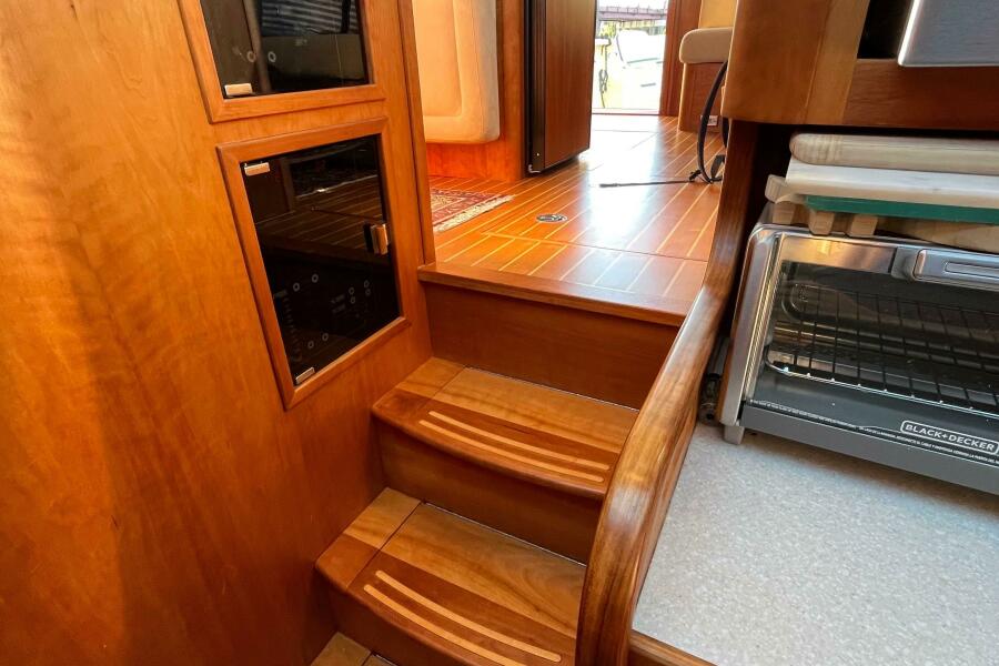 36' 2006 Sabreline 36 Flybridge