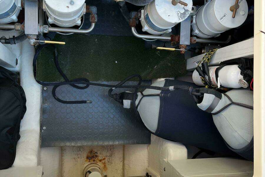 Sachem 36ft Sabreline Yacht For Sale