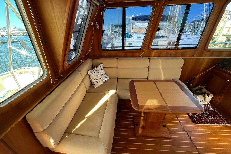 Sachem 36ft Sabreline Yacht For Sale