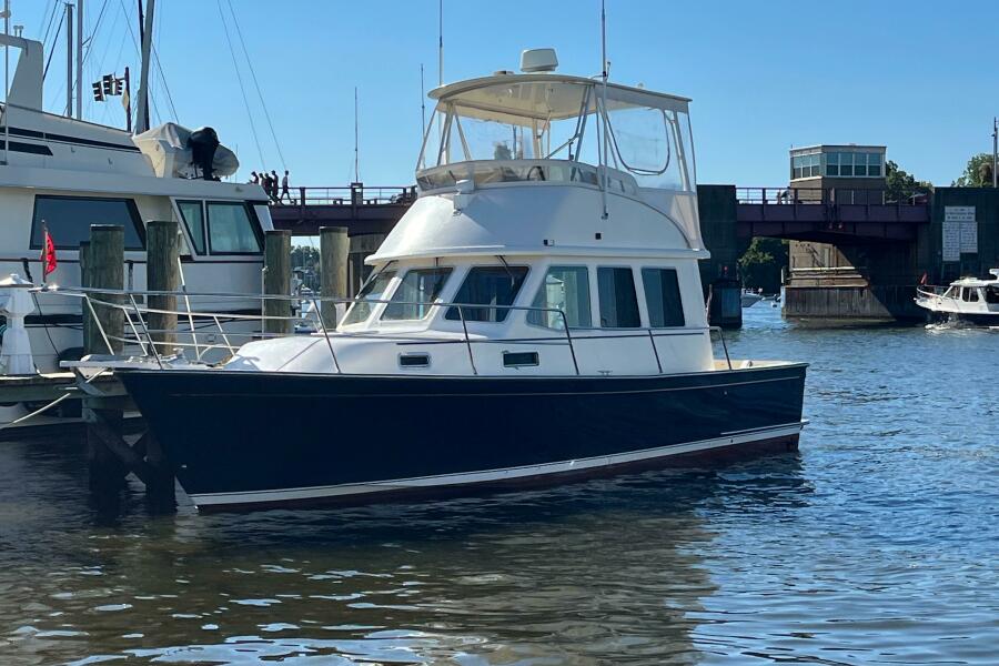 36' 2006 Sabreline 36 Flybridge