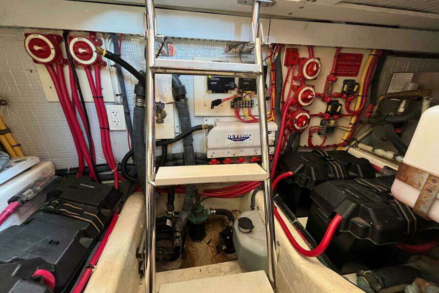 Sachem 36ft Sabreline Yacht For Sale