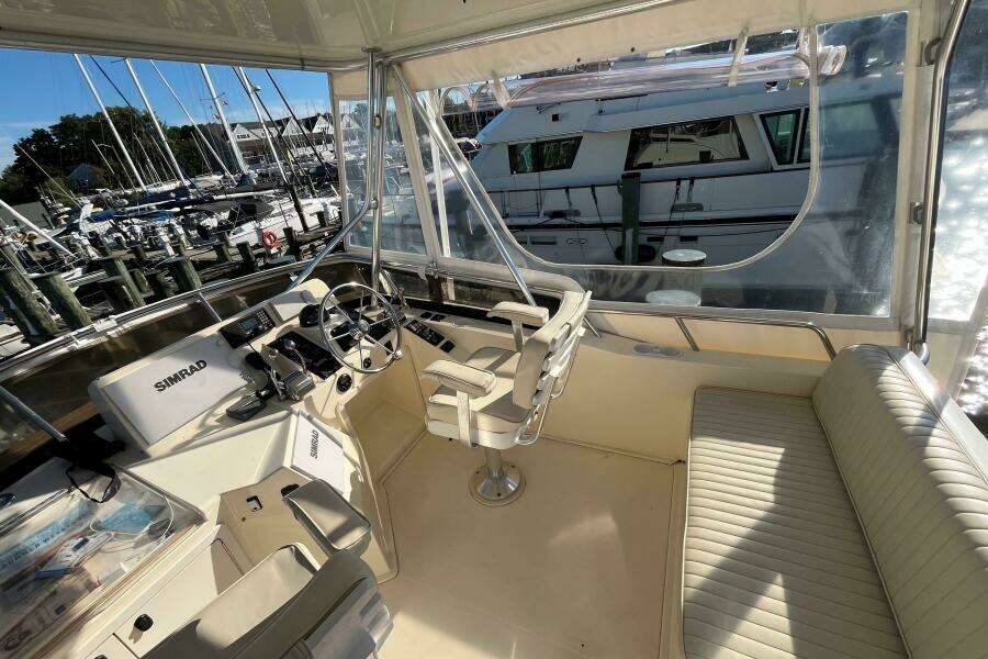 Sachem 36ft Sabreline Yacht For Sale