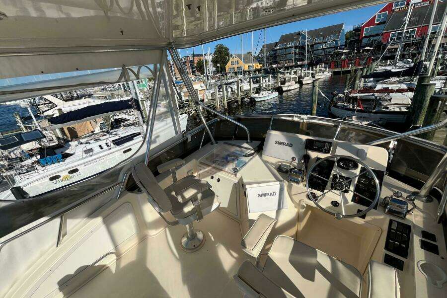 Sachem 36ft Sabreline Yacht For Sale