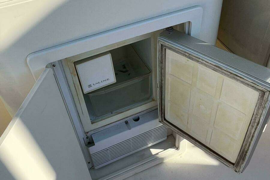 Sachem 36ft Sabreline Yacht For Sale