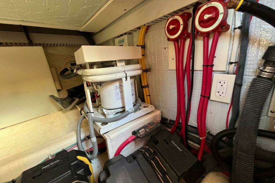 Sachem 36ft Sabreline Yacht For Sale