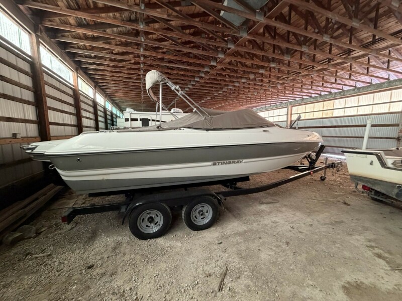 20' 2019 Stingray 208 LS