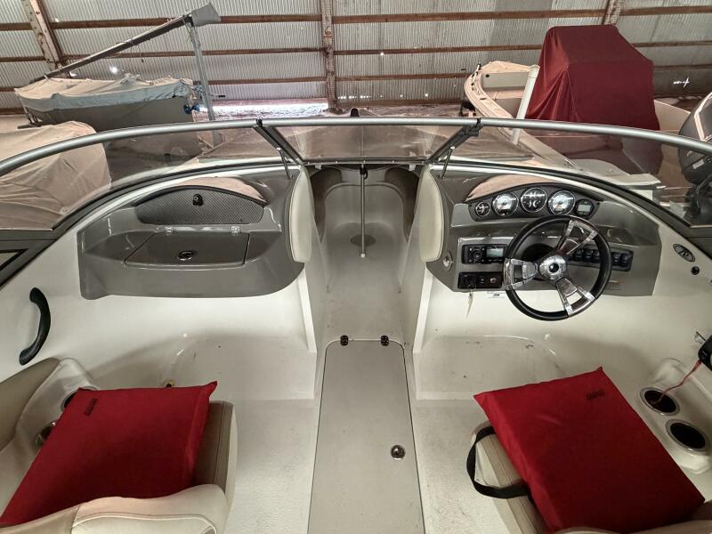 20' 2019 Stingray 208 LS