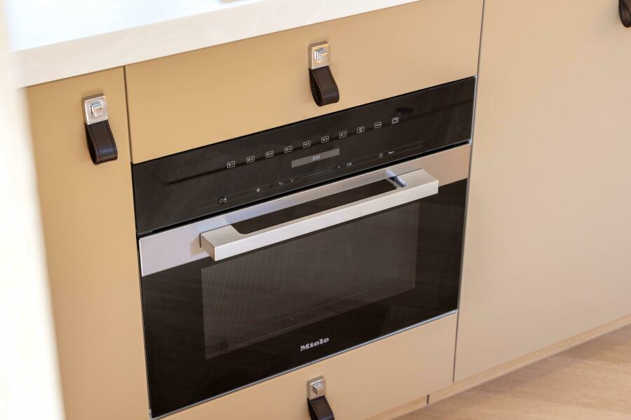 67' 2025 Steeler Bronson 67 Beachclub