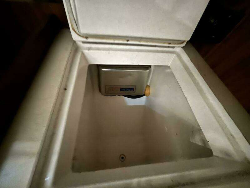 ORANGE WHIP 36ft J Boats Yacht For Sale