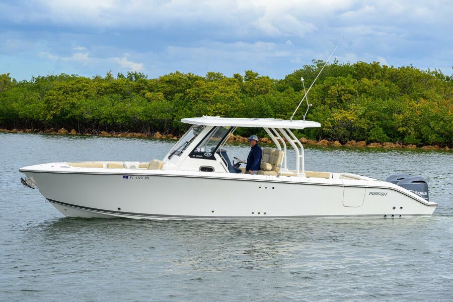 32' 2019 Pursuit S 328