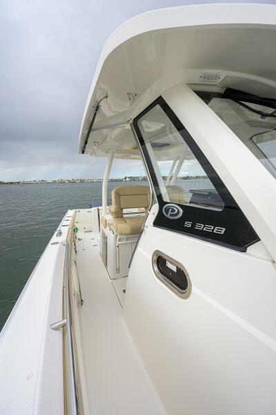 32' 2019 Pursuit S 328