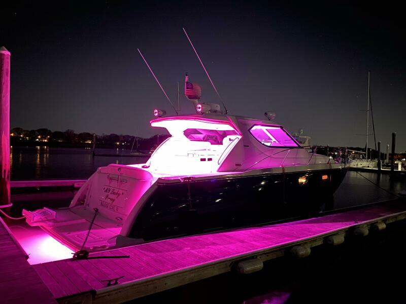 43' 2006 Tiara Yachts 