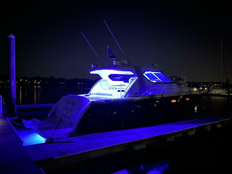 43' 2006 Tiara Yachts 