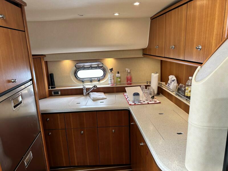 43' 2006 Tiara Yachts 