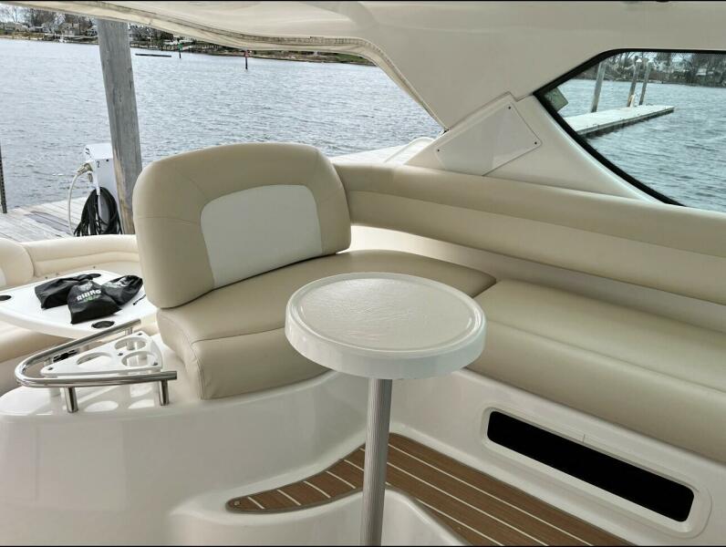 43' 2006 Tiara Yachts 