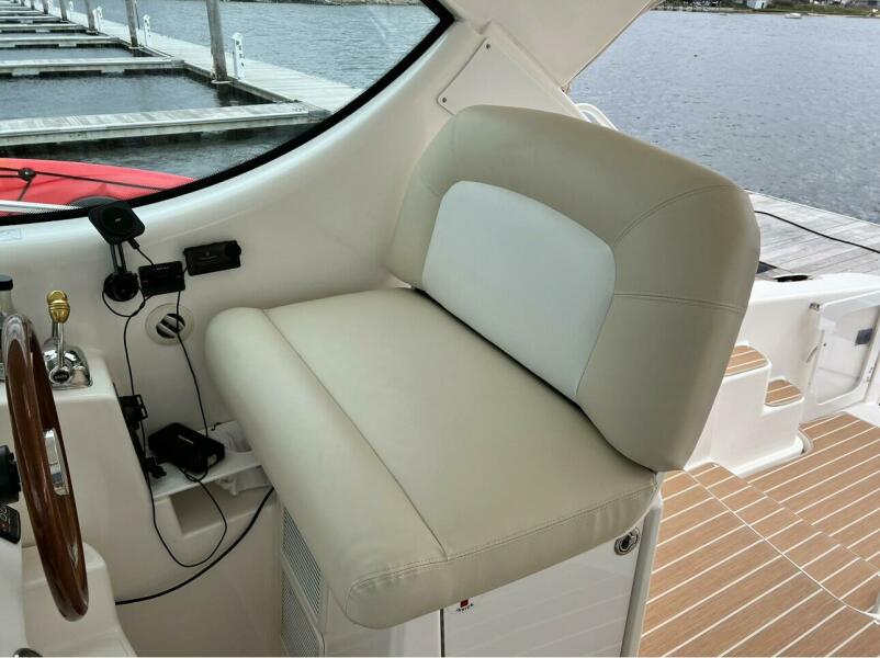 43' 2006 Tiara Yachts 