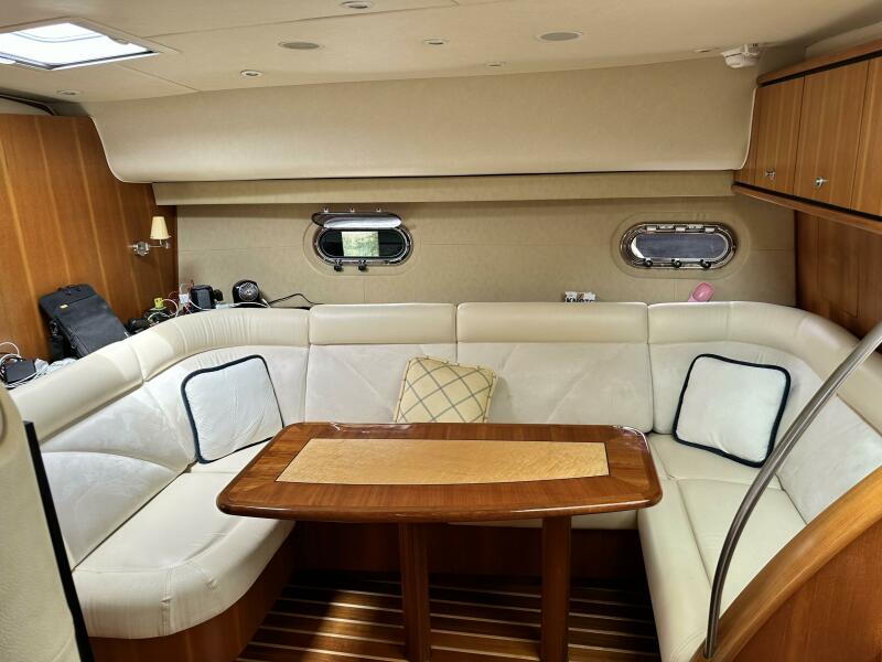 43' 2006 Tiara Yachts 