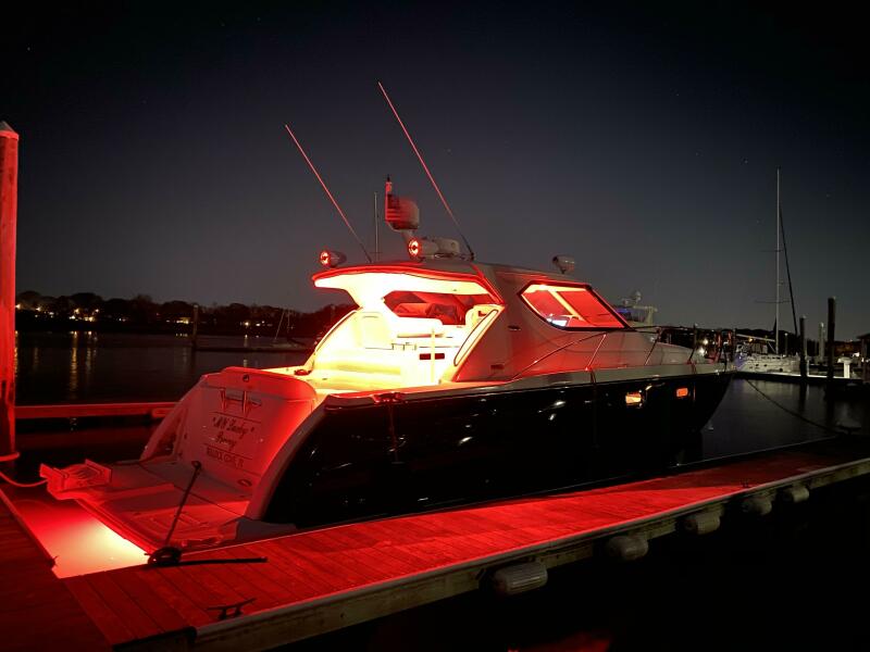 43' 2006 Tiara Yachts 