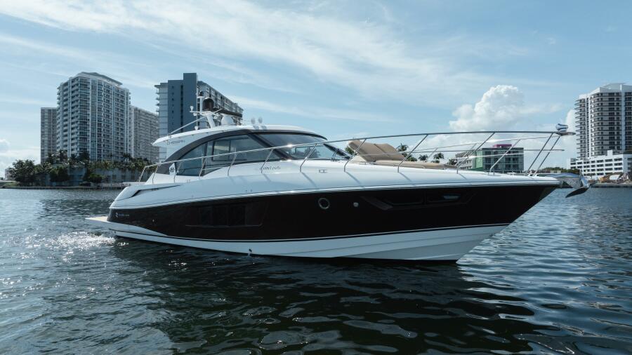 45' 2016 Cruisers Yachts 45 Cantius