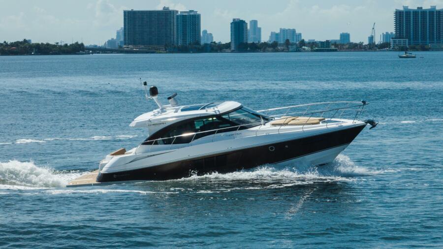 45' 2016 Cruisers Yachts 45 Cantius