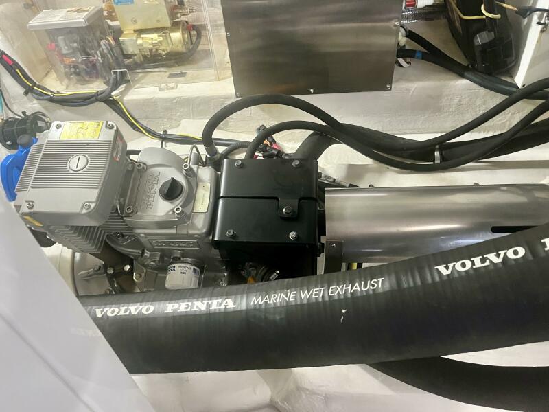 45' 2016 Cruisers Yachts 45 Cantius