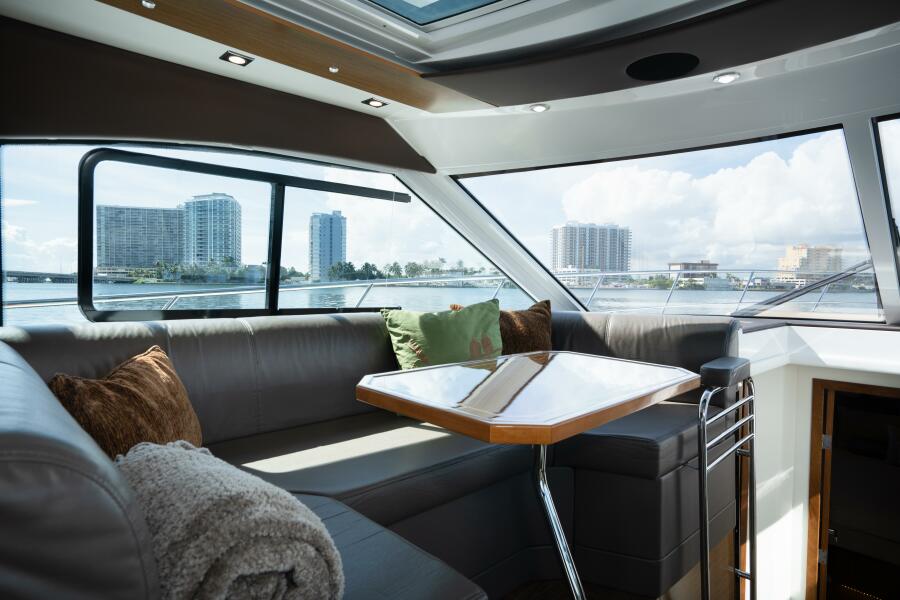 45' 2016 Cruisers Yachts 45 Cantius