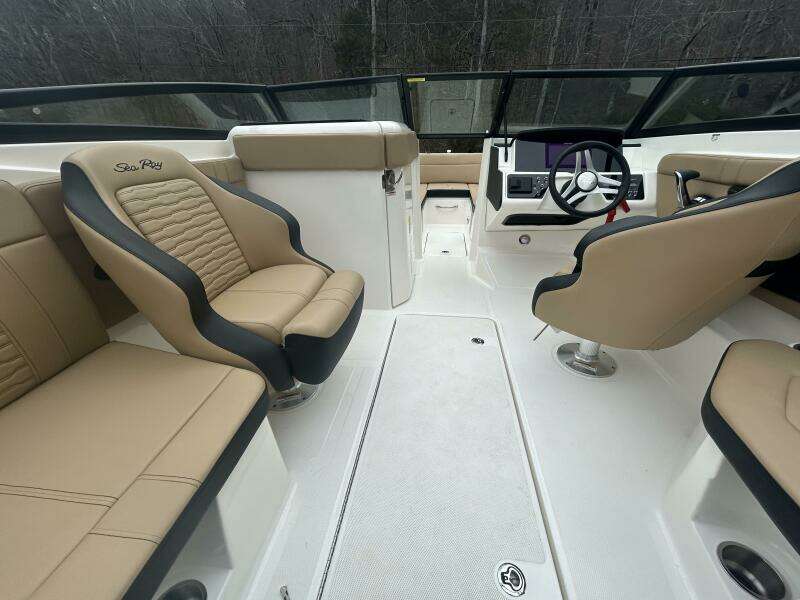 23ft Sea Ray Yacht For Sale