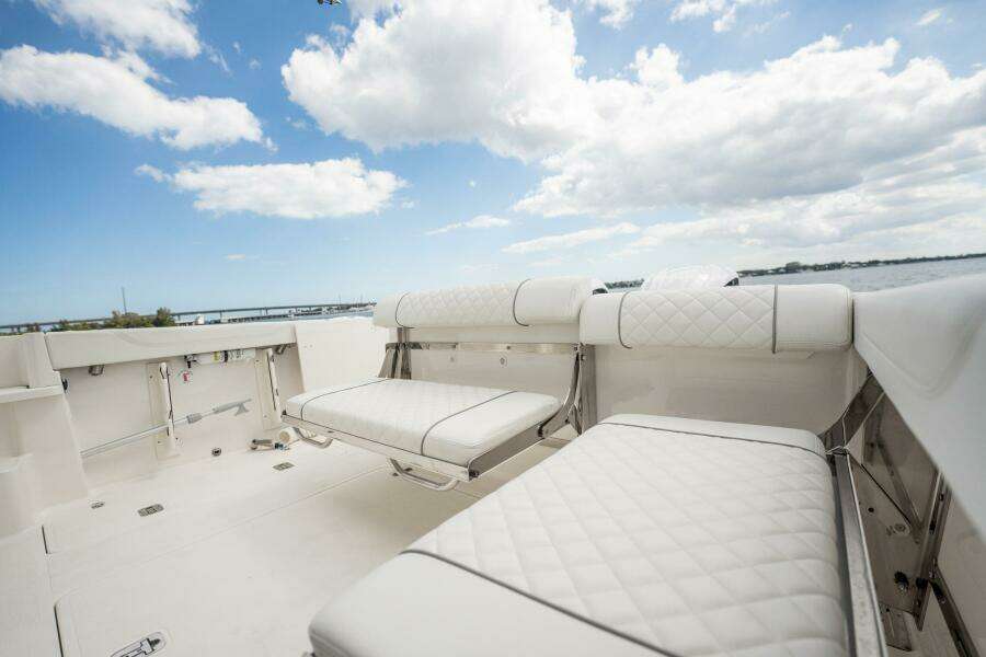 TL Sea 32ft Pursuit Yacht For Sale