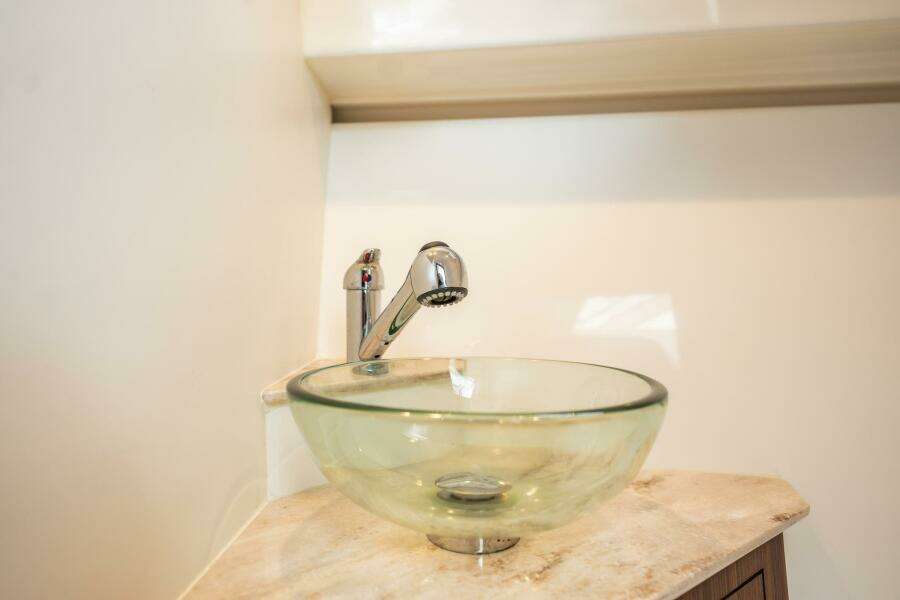 TL Sea 32ft Pursuit Yacht For Sale